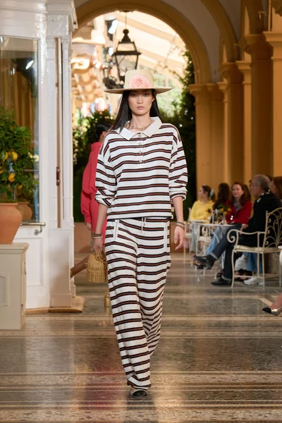 Look 6